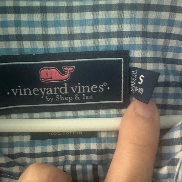Vineyard Vines Boy button down - Picture 2 of 5